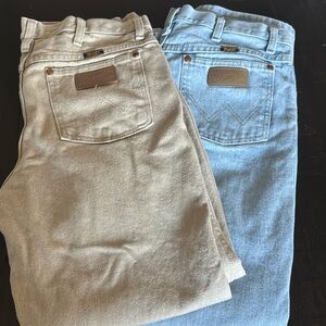 Like new TWO pair of Wrangler Mens jeans size 32x30